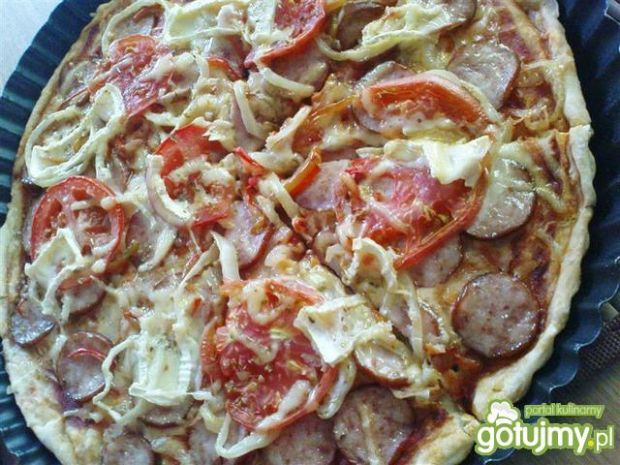 Przepis  pizza z papryką i kiełbasą przepis