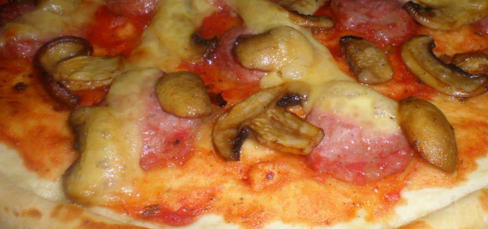 Domowa pizza wiejska (autor: ilonaalbertos)