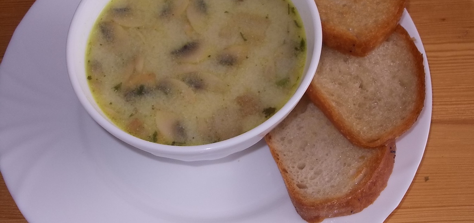 Zupa pieczarkowa z grzankami (autor: karol-p)