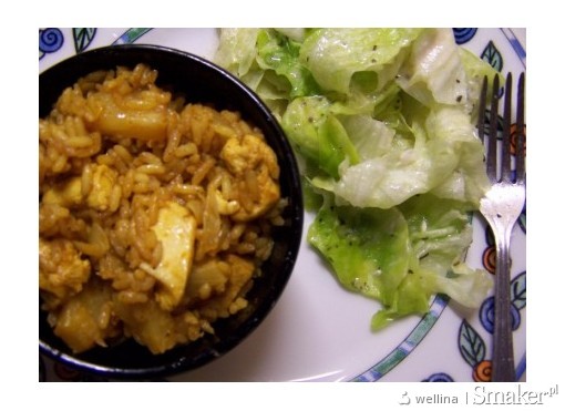 Kurczak curry z ryżem i ananasem na ostro