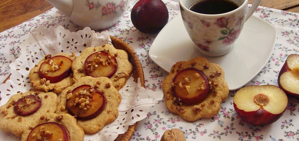 Ciasteczka ze śliwką i orzechami (autor: iziona)