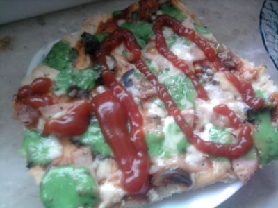 Zielona pizza ze szpinakiem i zielonym ...serem ...