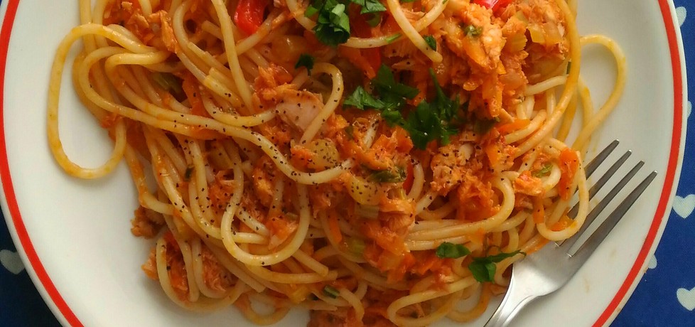 Spaghetti z tuńczykiem w pomidorach (autor: cris04 ...