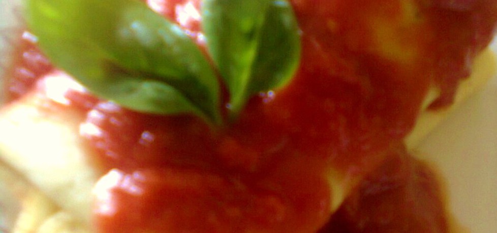 Naleśniki ze szpinakiem i fetą w sosie pomidorowym (autor ...