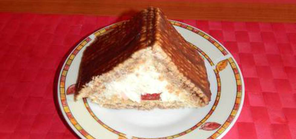 Ciasto chatka z białym serem i herbatnikami bez pieczenia. (autor ...