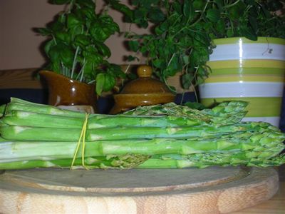 Zapiekane szparagi z oliwkami
