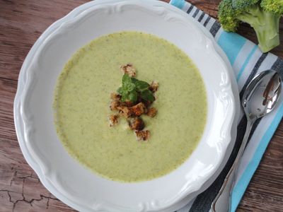 Kremowa zupa z brokułów