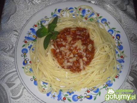 Przygotowanie: spaghetti bolognese. gotujmy.pl