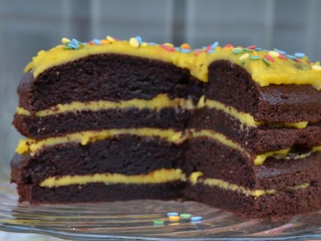 Przepis  tort brownie z masą żółtkową przepis