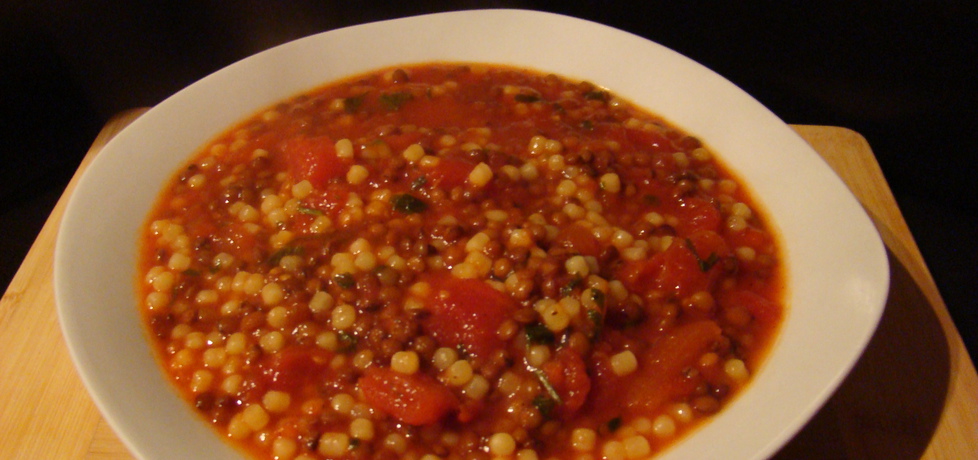 Zupa pomidorowa z soczewicą i makaronem tarhonya (autor: dorian ...