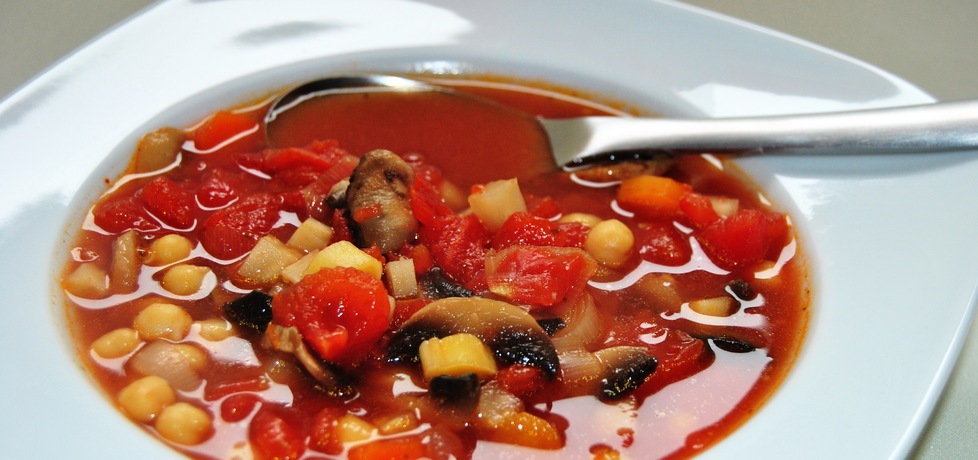 Zupa pomidorowa z ciecierzycą i pieczarkami (autor: rng