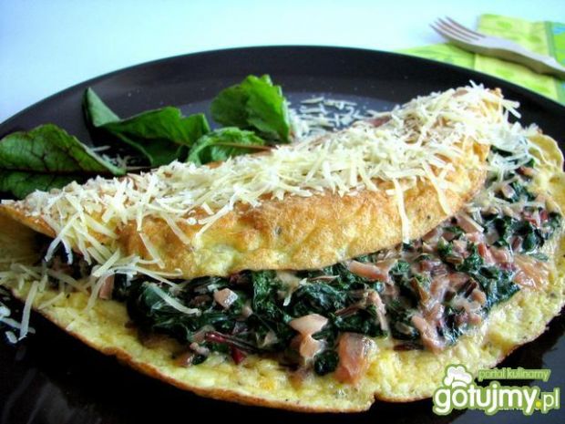 Przepis  puszysty omlet z buraczkiem liściastym przepis
