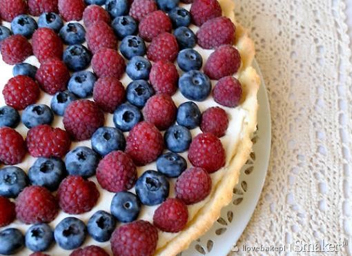 Tarta z owocami i mascarpone