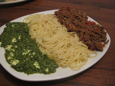 Spaghetti ze szpinakiem i wołowiną