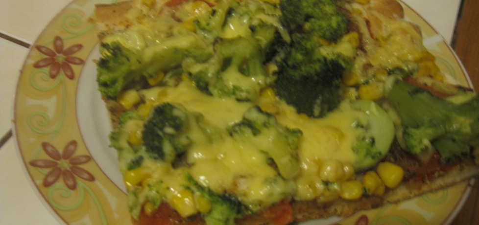 Pizza z brokułem i pomidorami (autor: kasienka23)