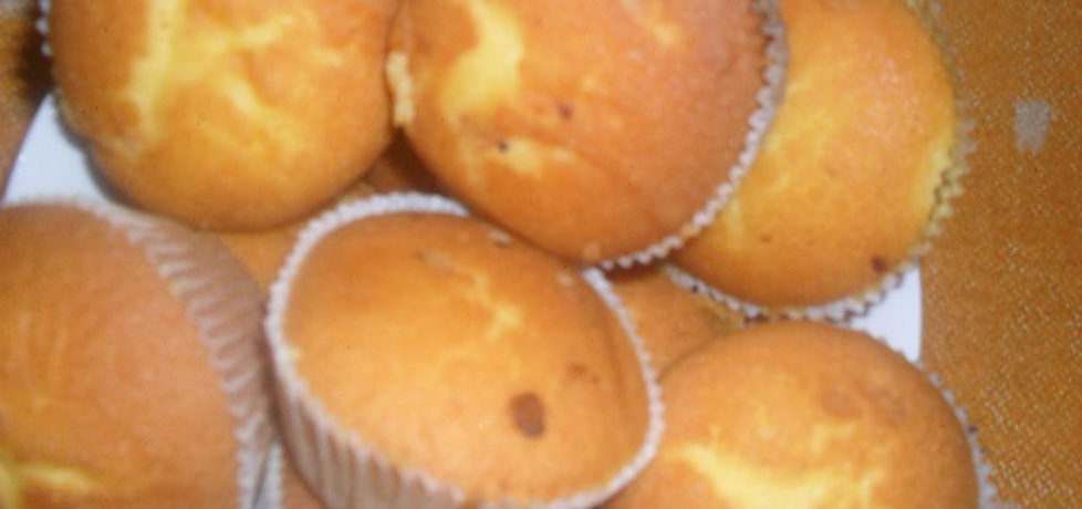 Muffinki z pomarańczą na maślance (autor: malaczarna23 ...