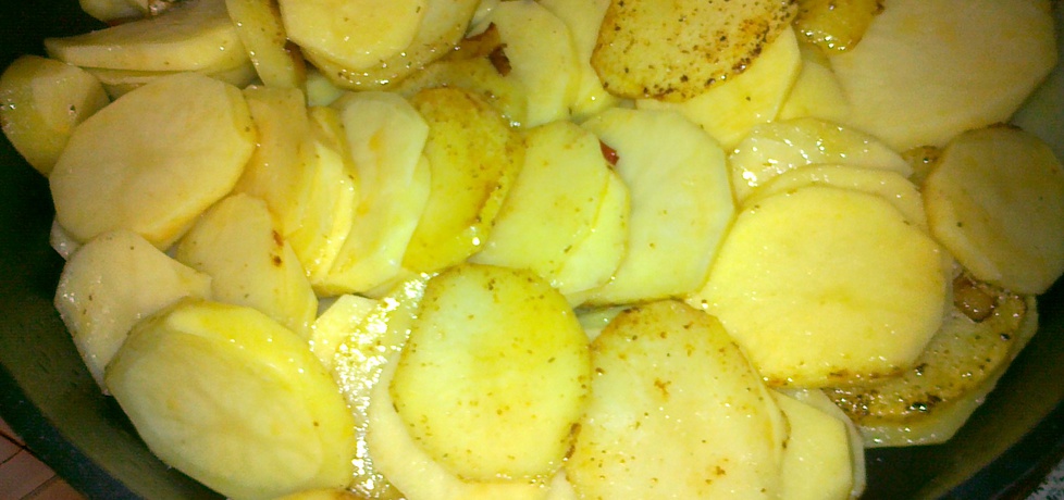 Ziemniaki smażone na patelni (autor: owca441)