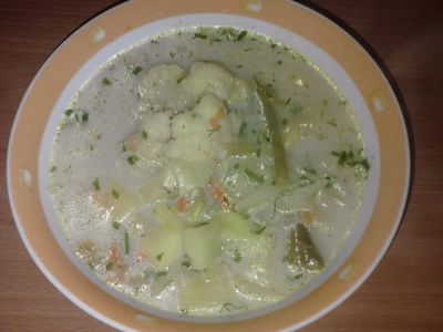 Zupa jarzynowa z kalafiorem