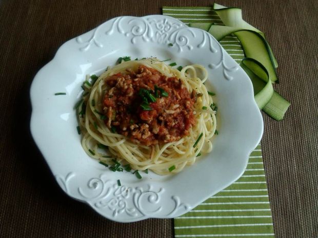 Przepis  spaghetti z sosem mięsno-cukiniowym przepis