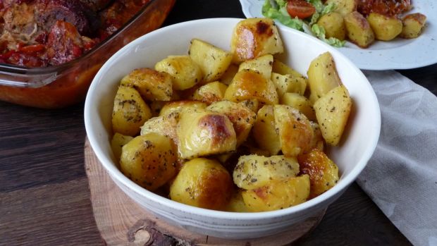 Przepis  ziemniaki pieczone w ziołach przepis