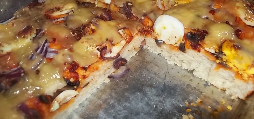 Pizza z jajkiem (autor: beatris)