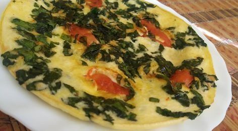 Przepis  omlet ze szpinakiem i pomidorem przepis