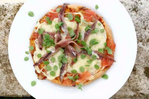Włoska pizza z polską lebiodką  prosty przepis i składniki