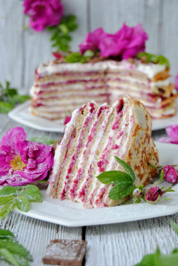 Przepis  serowo- różany tort naleśnikowy przepis