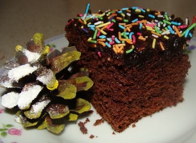 Ciasto czekoladowe z kolorową posypką
