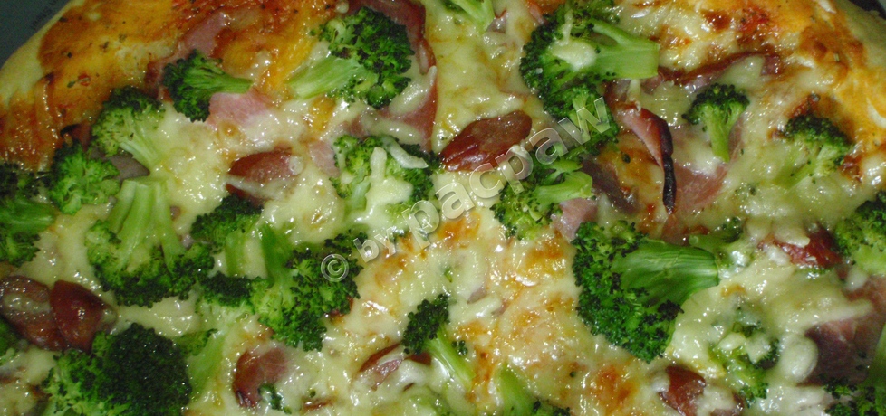 Pizza brokułowa wędliniarska (autor: pacpaw)