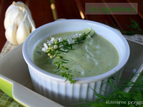 Przepis  jogurtowy sos z zielonym pesto przepis