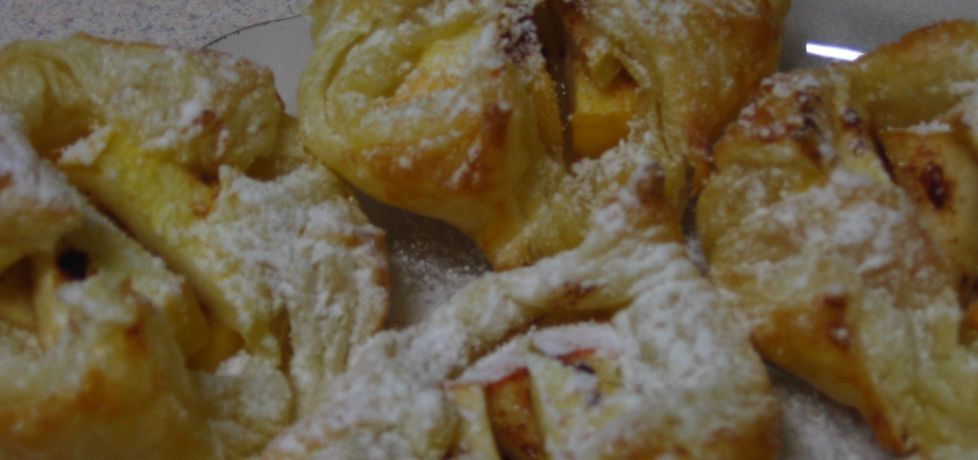 Ciasto francuskie z jabłkami (autor: agunesu)