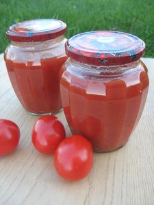 Domowy przecier pomidorowy z tymiankiem