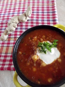 Aromatyczna zupa z ciecierzycą i soczewicą
