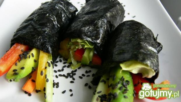 Przepis  wegańskie „sushi” bez ryżu przepis