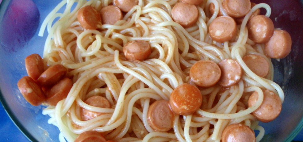 Spaghetti w sosie pomidoorowo