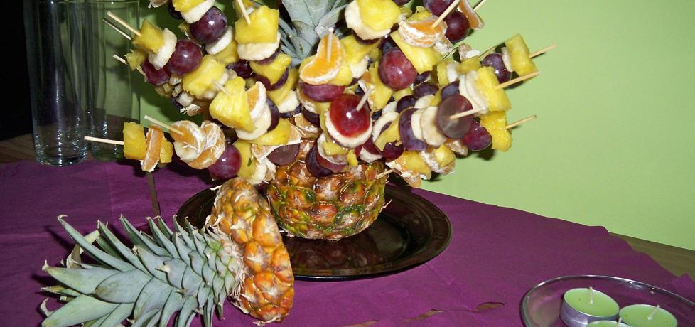 Szaszłyki owocowe podane na ananasie (autor: mariola21 ...