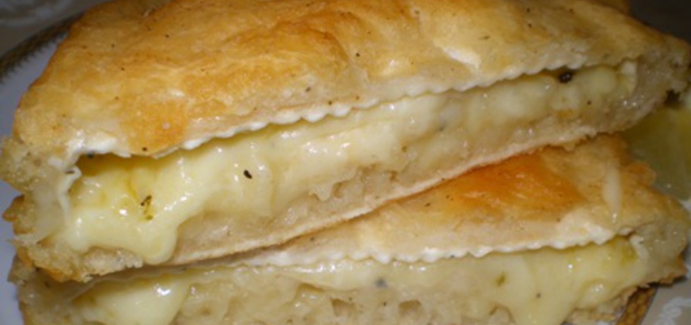 Camembert w cieście naleśnikowym (autor: ilka86)