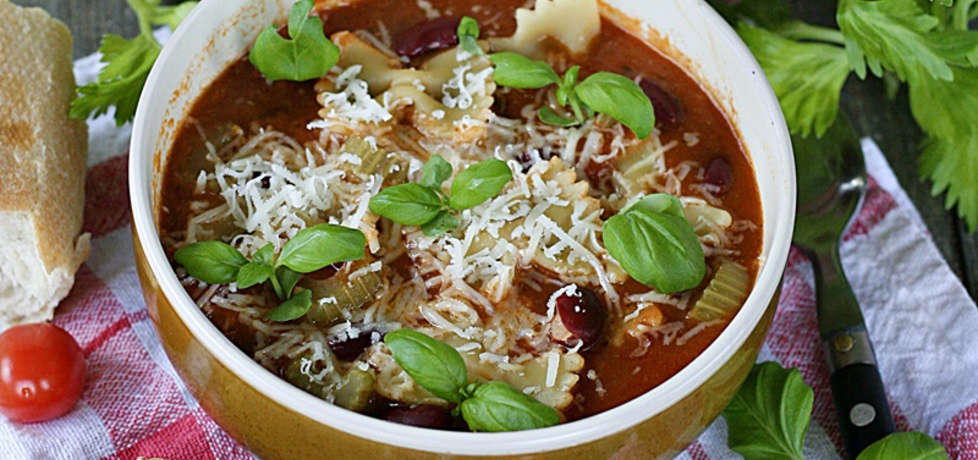 Zupa pomidorowa z fasolą i makaronem (autor: kuchnia