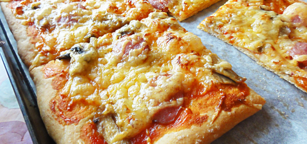 Pizza wiejska z cienką kiełbaską (autor: ilonaalbertos ...