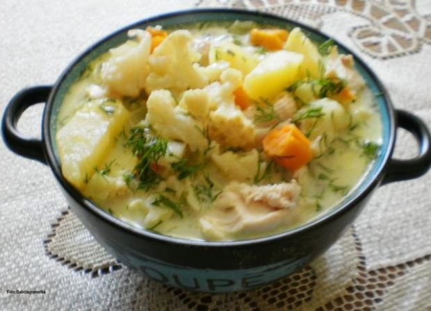 Przepis: zupa z głąba i liści kalafiora :. gotujmy.pl