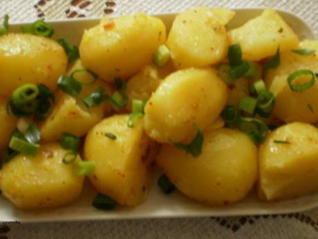 Przepis  pikantne ziemniaki gotowane w bulionie przepis