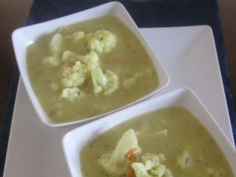 Przepis  zupa brokułowa z różyczkami kalafiora przepis