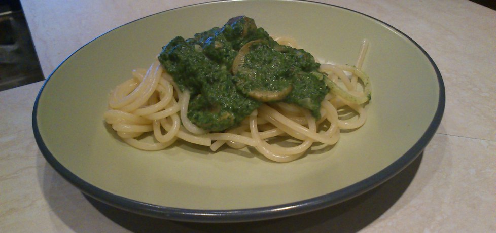 Spaghetti na zielono: szpinakowo