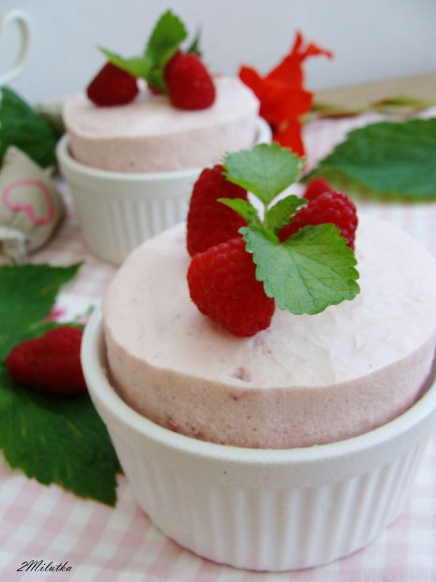 Przepis  parfait jogurtowe z malinami przepis