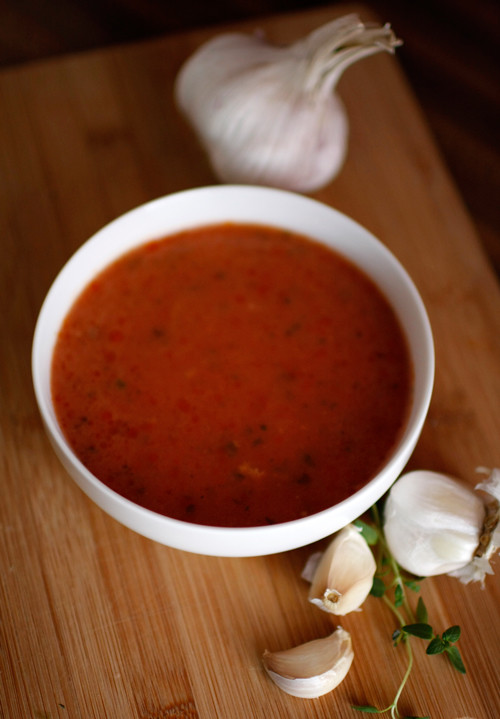 Zupa czosnkowa z pomidorami