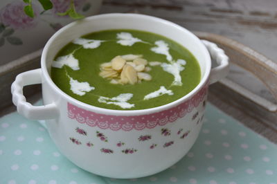 Zupa krem z zielonych warzyw ze szczawiem