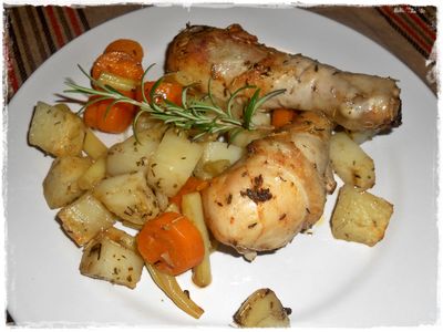 Kurczak pieczony na warzywach
