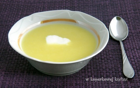 Kremowa zupa z białych szparagów