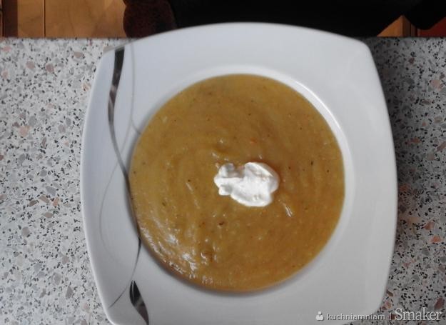 Zupa krem z selera naciowego.